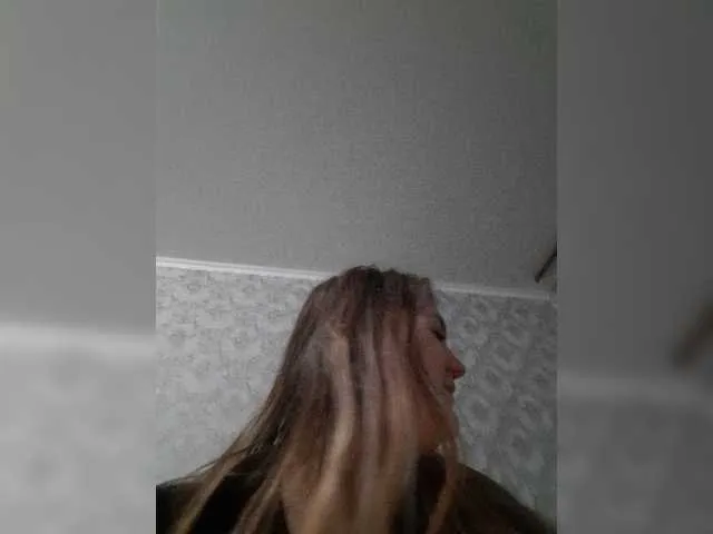 Live sex webcam photo for Alisa01999 #275789037