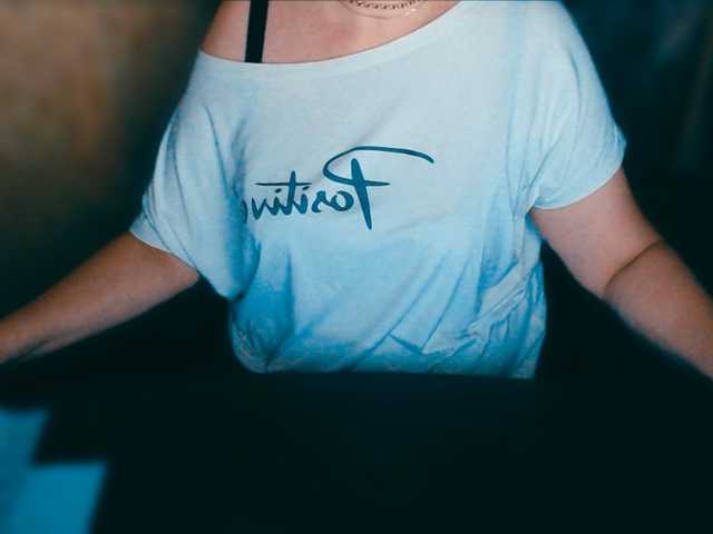 Live sex webcam photo for Alisa1917 #276385536