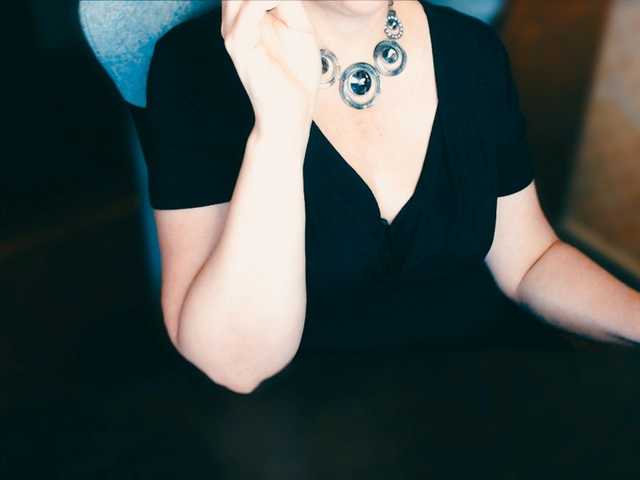 Live sex webcam photo for Alisa1917 #276718761