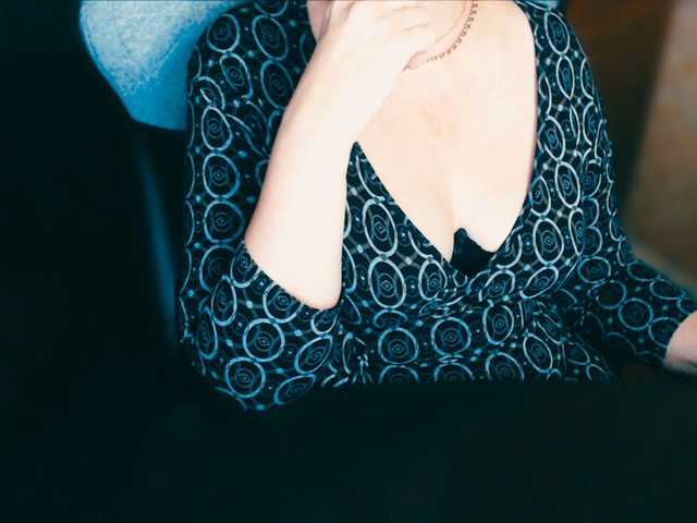 Live sex webcam photo for Alisa1917 #276824229