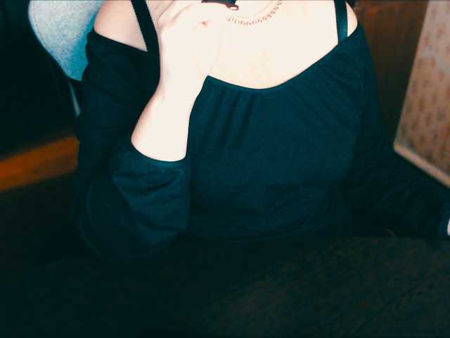 Live sex webcam photo for Alisa1917 #276954390