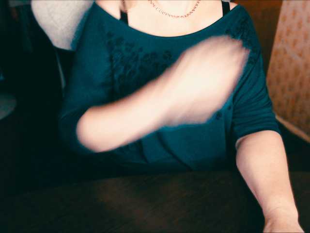 Live sex webcam photo for Alisa1917 #276999121