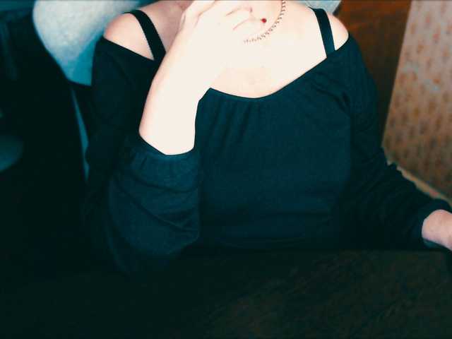 Live sex webcam photo for Alisa1917 #277012044