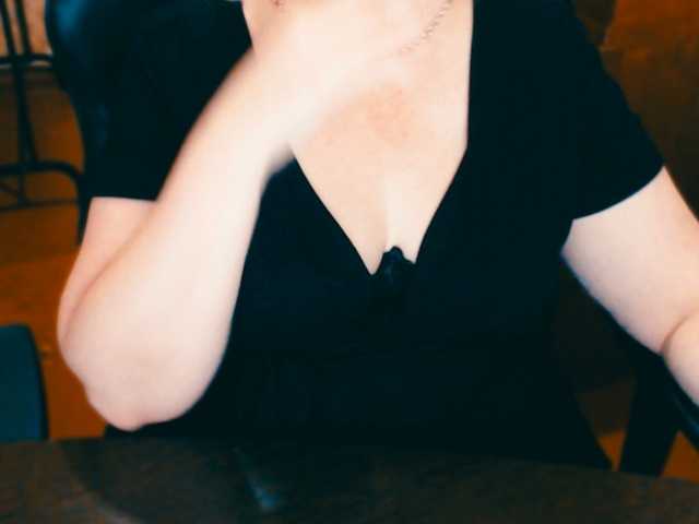 Live sex webcam photo for Alisa1917 #290534832