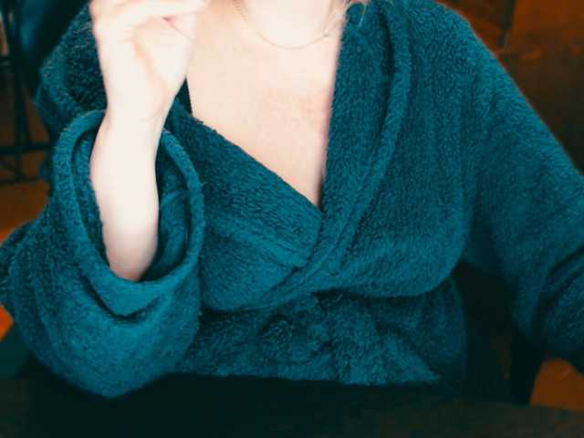 Live sex webcam photo for Alisa1917 #290576764