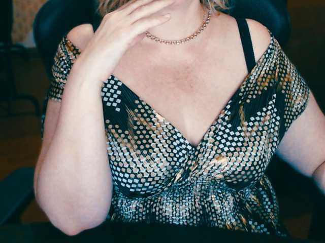 Live sex webcam photo for Alisa1917 #290678228