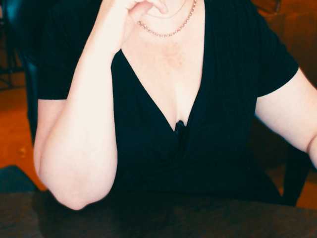 Live sex webcam photo for Alisa1917 #290702888