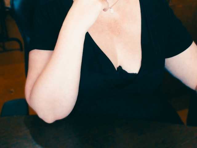 Live sex webcam photo for Alisa1917 #290815018