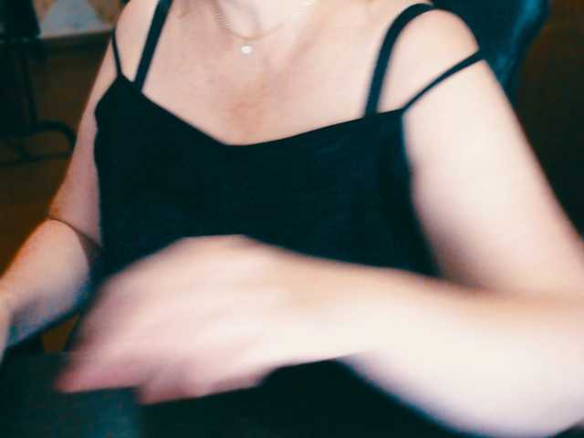 Live sex webcam photo for Alisa1917 #291441460