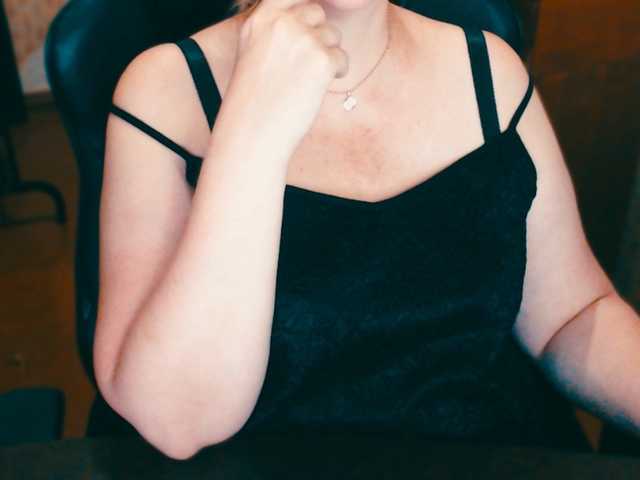 Live sex webcam photo for Alisa1917 #291648603