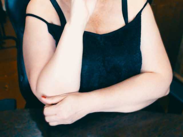 Live sex webcam photo for Alisa1917 #291785744