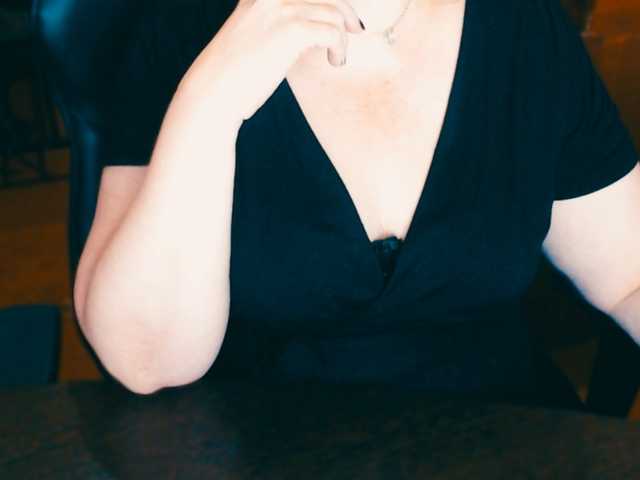 Live sex webcam photo for Alisa1917 #292168711