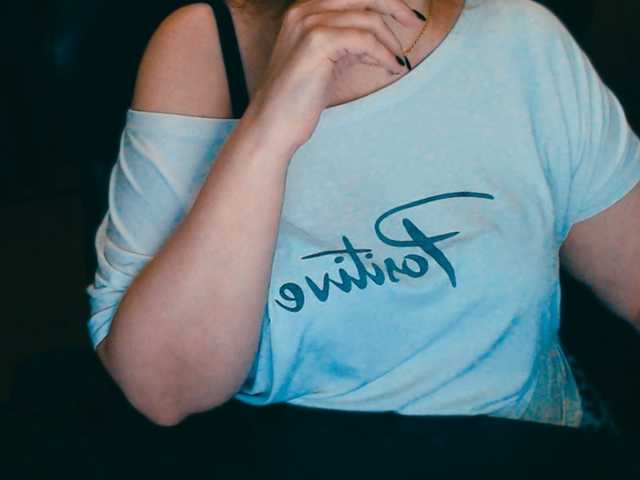 Live sex webcam photo for Alisa1917 #292213665