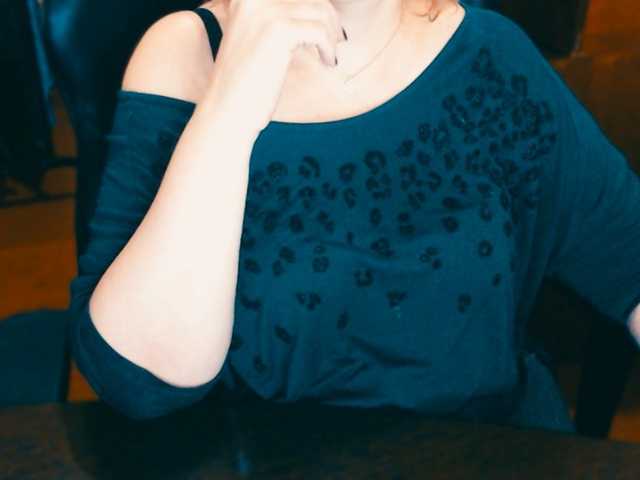 Live sex webcam photo for Alisa1917 #292260843