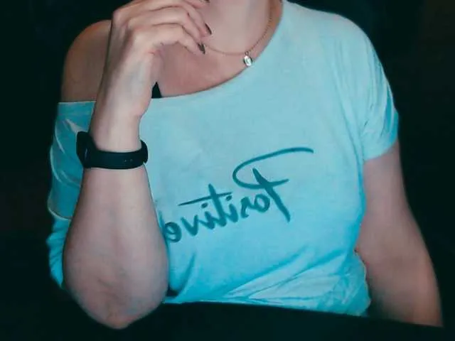 Live sex webcam photo for Alisa1917 #292302841