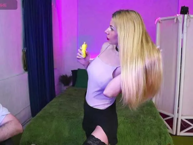 Live sex webcam photo for AlisaAleks #292057290