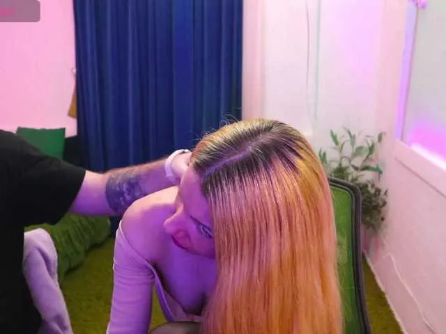 Live sex webcam photo for AlisaAleks #292110097