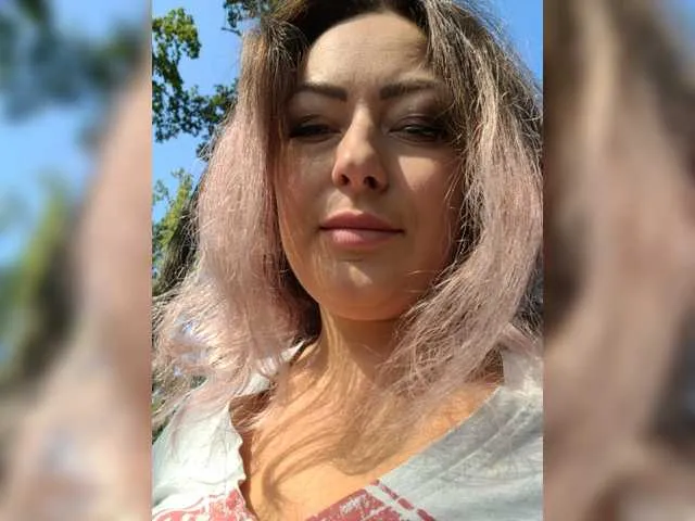 Live sex webcam photo for AlisaFist #274183678