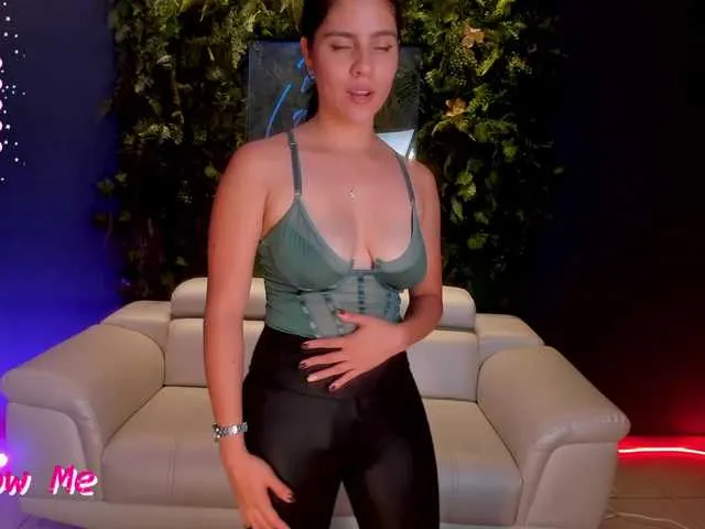 Live sex webcam photo for AlisaKeller #277037575