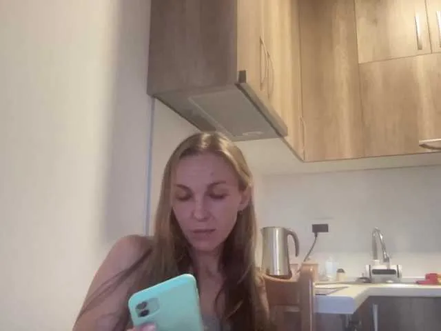 Live sex webcam photo for Alisasqrl #275960465