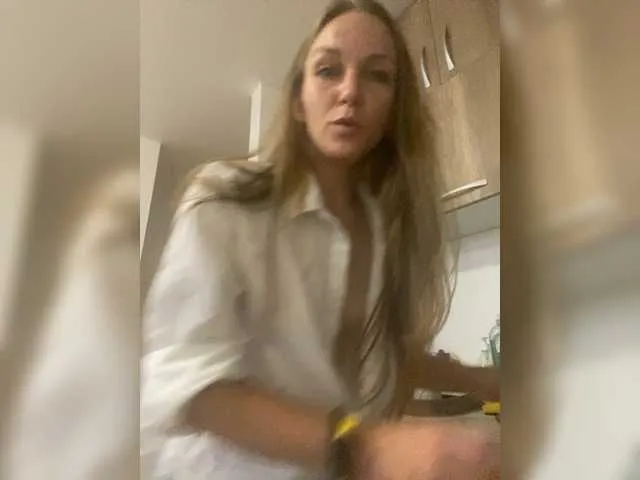 Live sex webcam photo for Alisasqrl #275968632