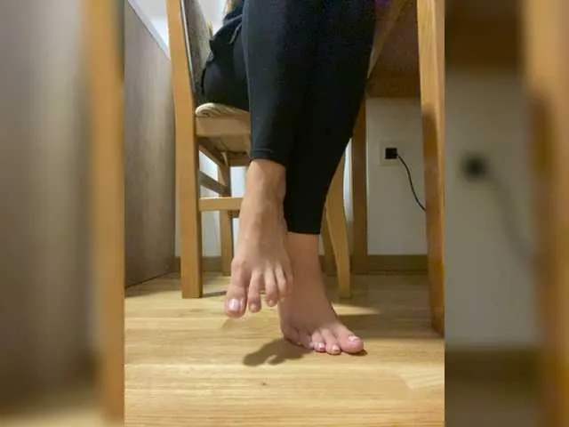 Live sex webcam photo for Alisasqrl #276345699