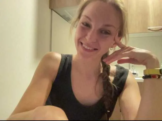 Live sex webcam photo for Alisasqrl #276365737