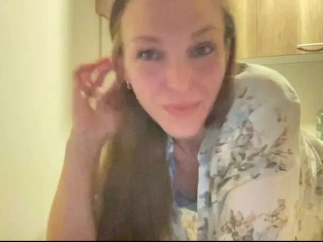 Live sex webcam photo for Alisasqrl #276419584