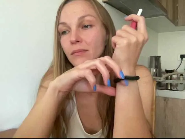 Live sex webcam photo for Alisasqrl #276424464