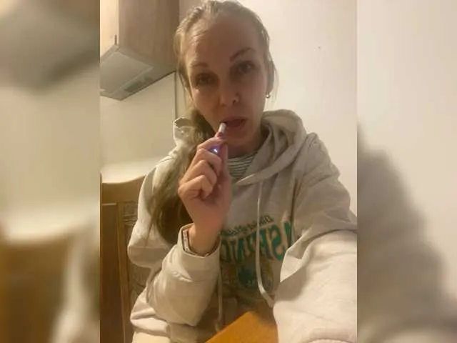 Live sex webcam photo for Alisasqrl #276602966
