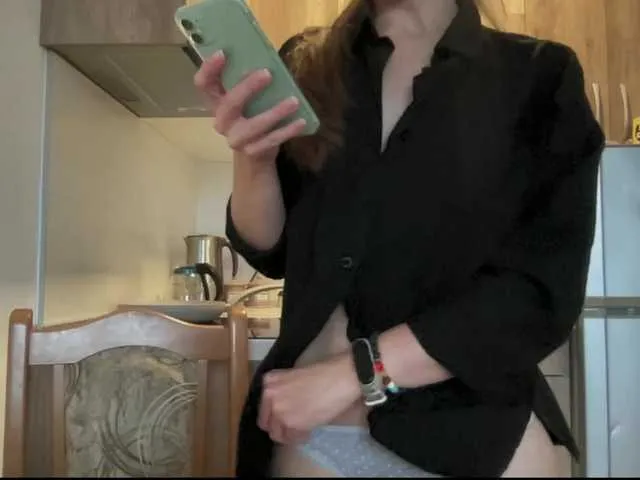 Live sex webcam photo for Alisasqrl #276641413