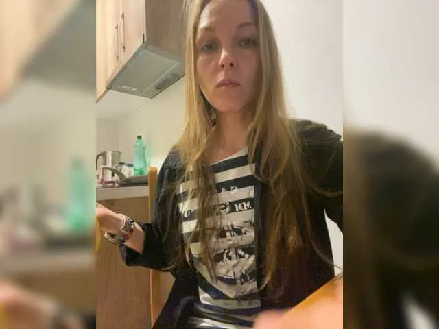 Live sex webcam photo for Alisasqrl #276761736