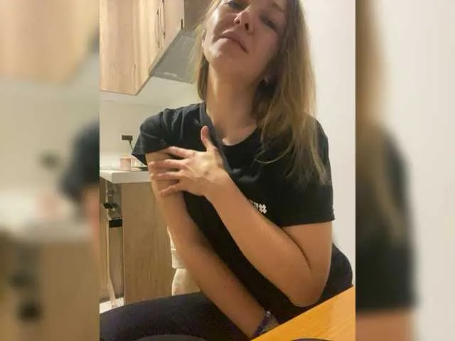 Live sex webcam photo for Alisasqrl #276841289