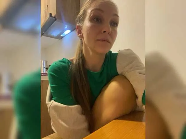 Live sex webcam photo for Alisasqrl #276889384