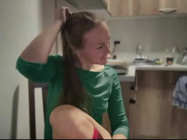 Live sex webcam photo for Alisasqrl #276983878