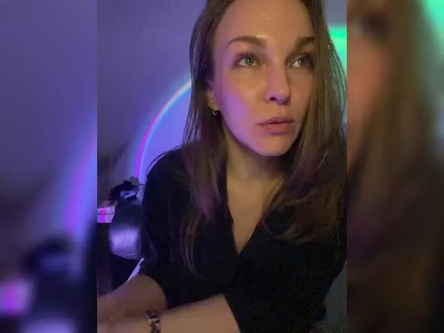 Live sex webcam photo for Alisasqrl #292092753