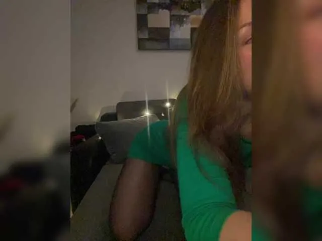 Live sex webcam photo for Alisasqrl #292152724