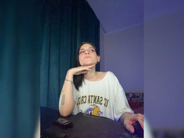 Live sex webcam photo for AliseNam #277714329