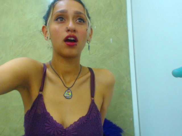 Live sex webcam photo for Alisha-kalu #275922182