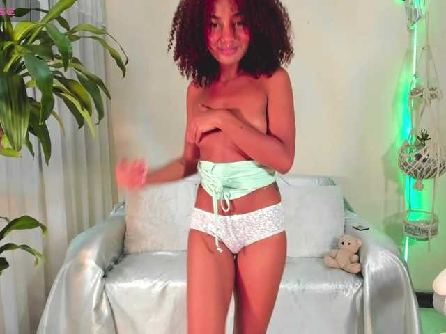 Live sex webcam photo for AlishaSummer #277611433