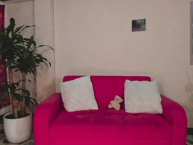 Live sex webcam photo for AlishaSummer #277897572