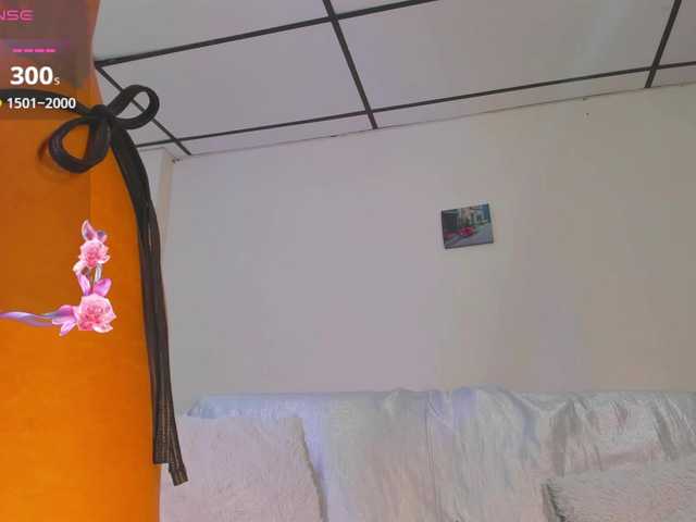 Live sex webcam photo for AlishaSummer #290370927