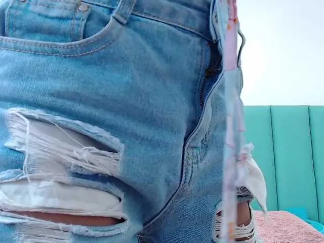 Live sex webcam photo for Alishakim- #273615653