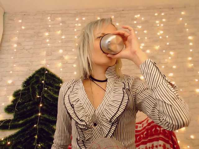 Live sex webcam photo for AlisiaMistres #271764427