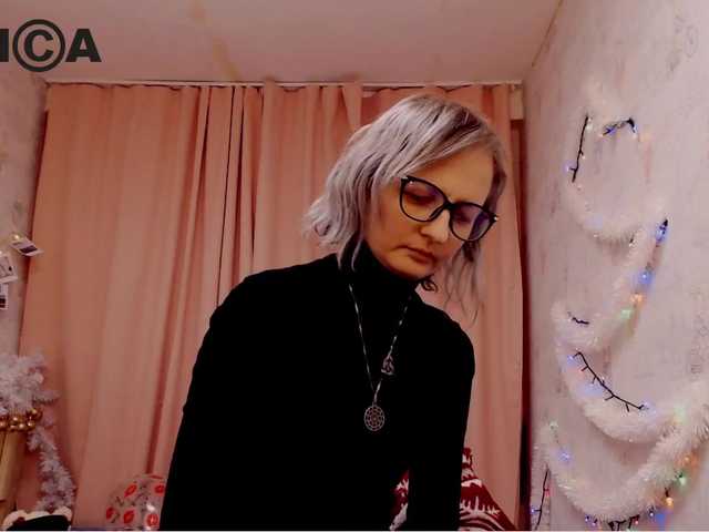 Live sex webcam photo for AlisiaMistres #271911084