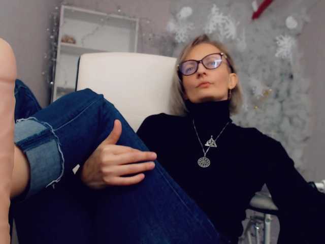 Live sex webcam photo for AlisiaMistres #272045178