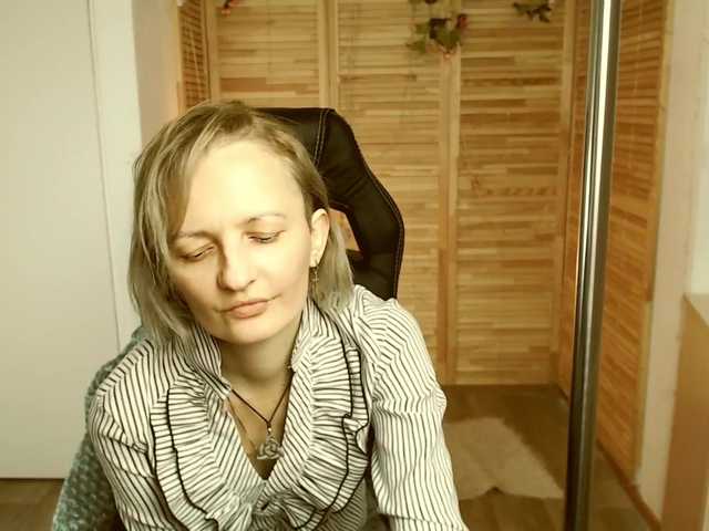 Live sex webcam photo for AlisiaMistres #272099764