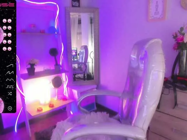 Live sex webcam photo for Alison-fire #273291986