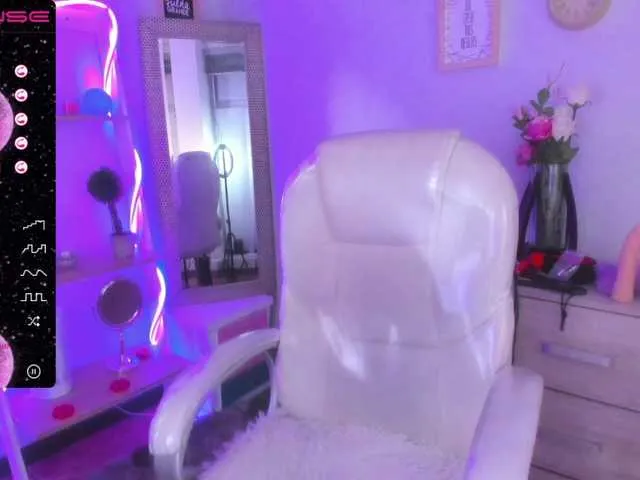 Live sex webcam photo for Alison-fire #273336208