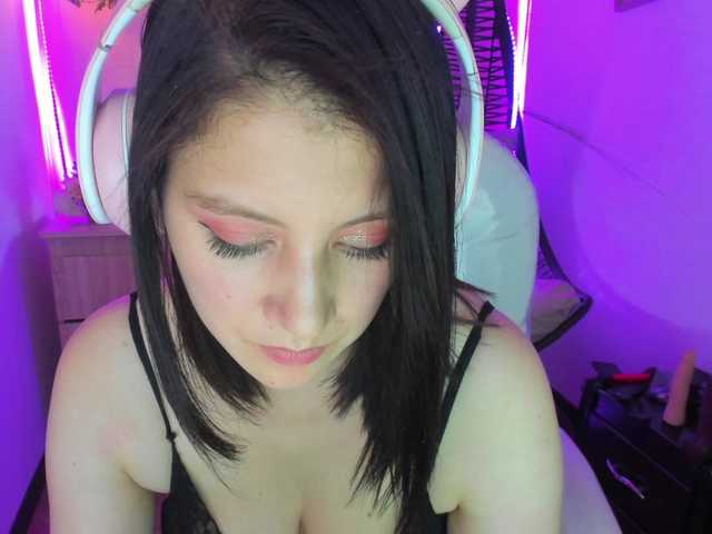 Live sex webcam photo for Alison-fire #274469263